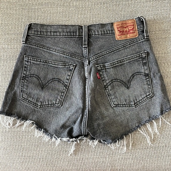 Levi’s denim shorts - Picture 2 of 4